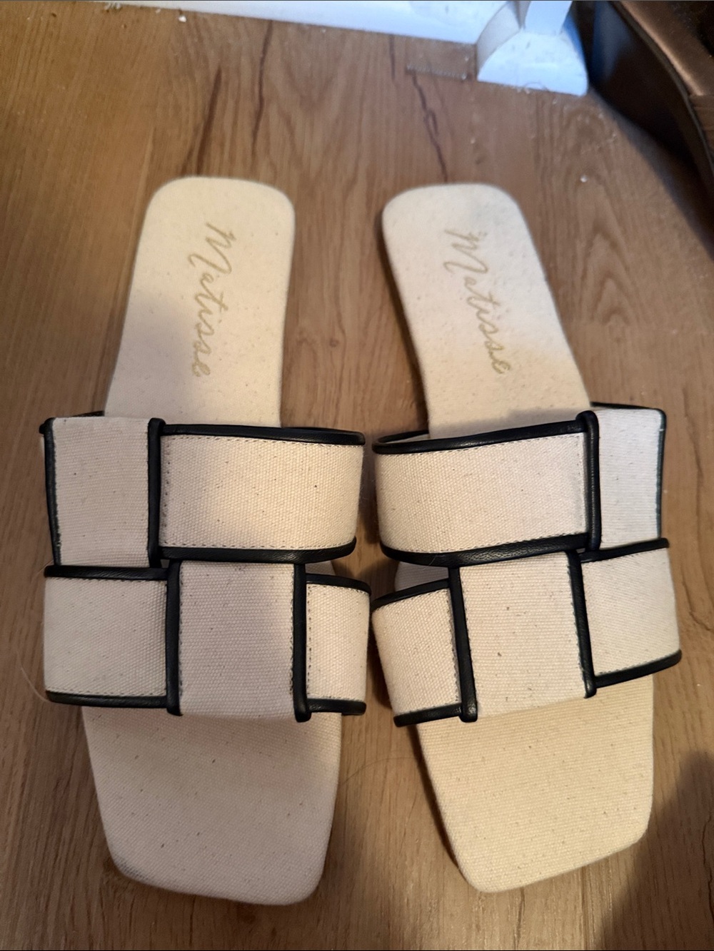 NWOT - Matisse Cream Sandals with Black Trim